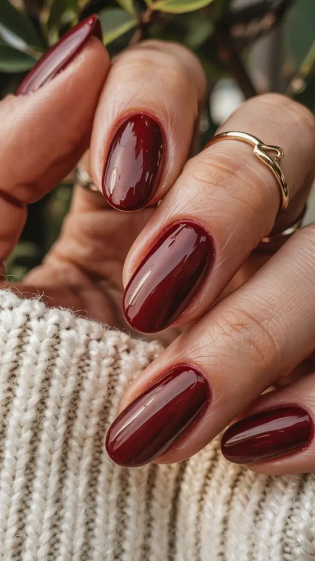 Autumn Nails Color 2025_ Trends, Shades &amp; Inspiration for the Perfect Fall Manicure