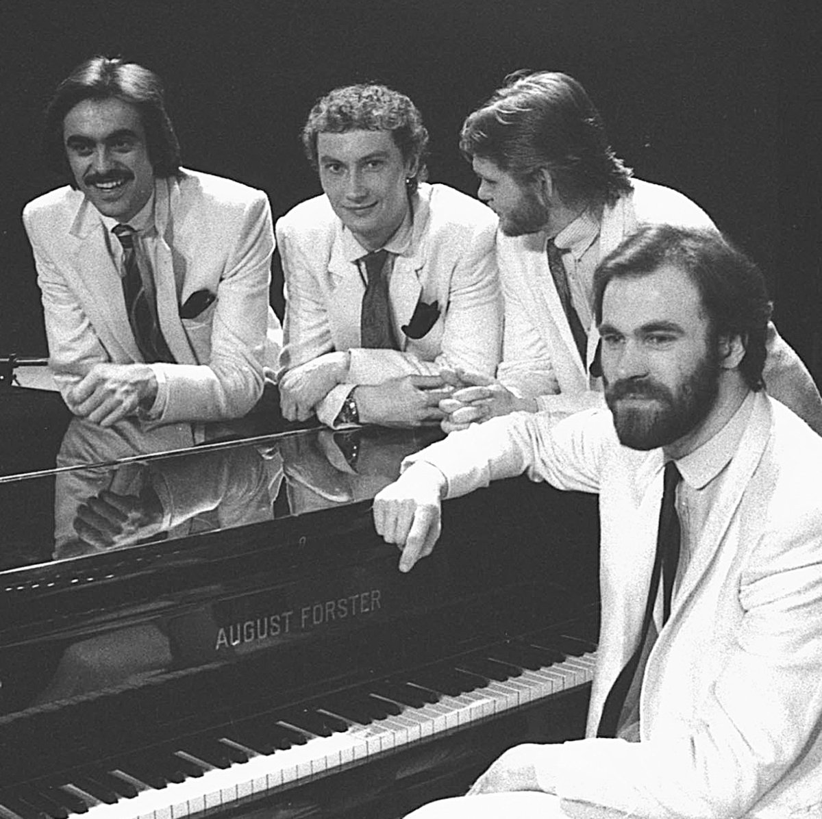 1985,  Zespół muzyczny "VOX" Witold Paszt, Jerzy Słota, Andrzej Kozioł, Ryszard Rynkowski.