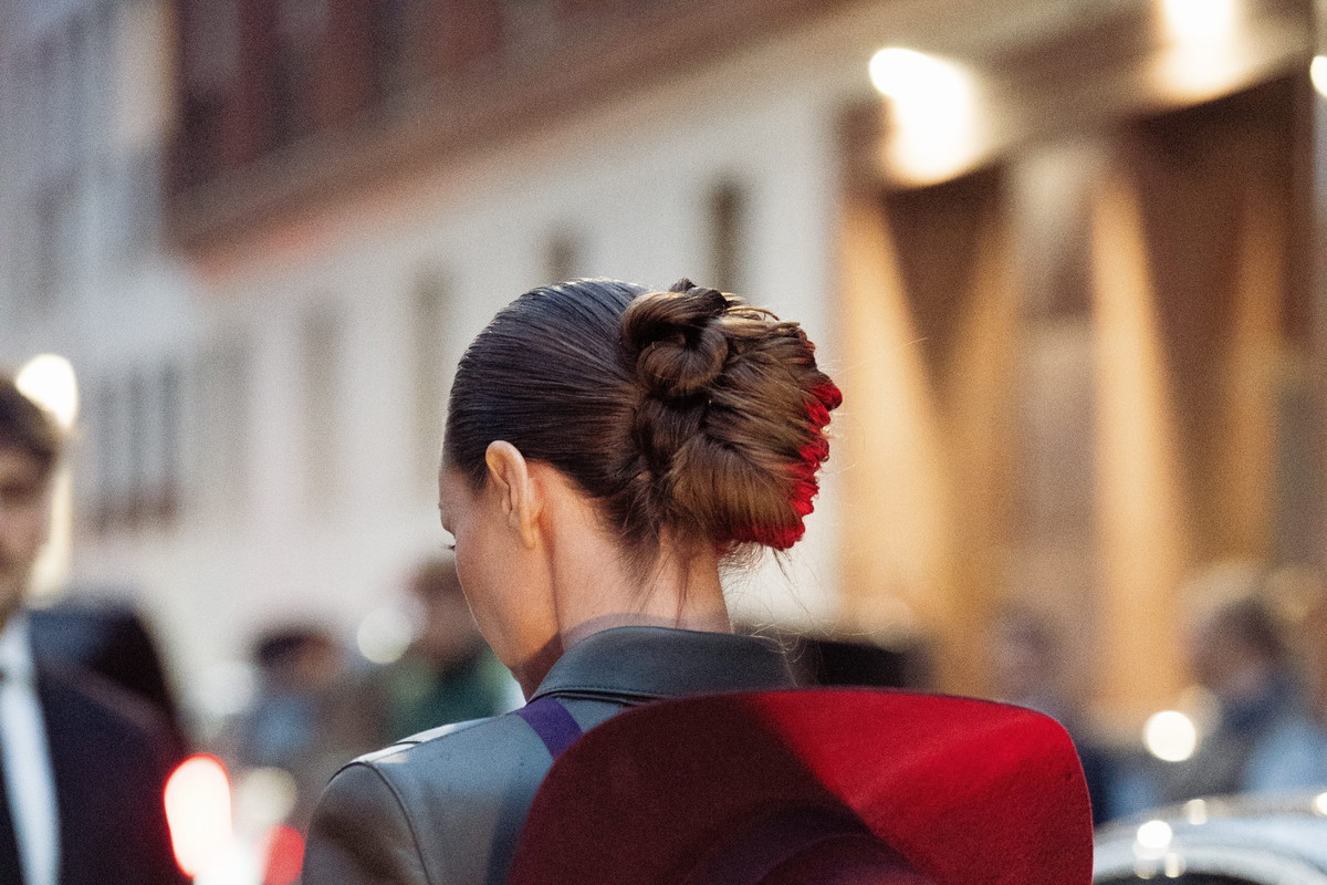 Street Style - Day 2 - Milan Fashion Week - Womenswear Spring/Summer 2026