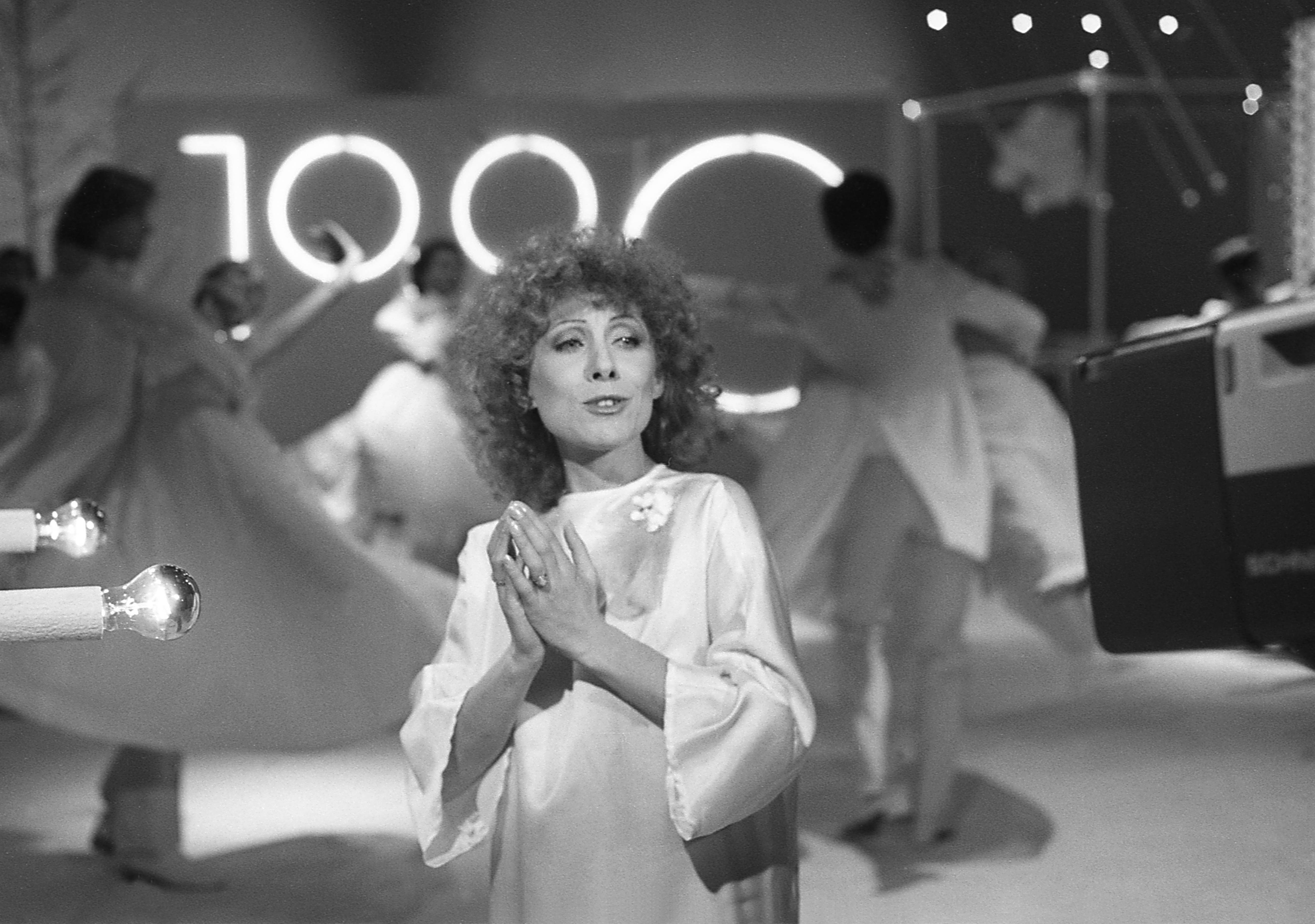 Piosenkarka Alicja Majewska