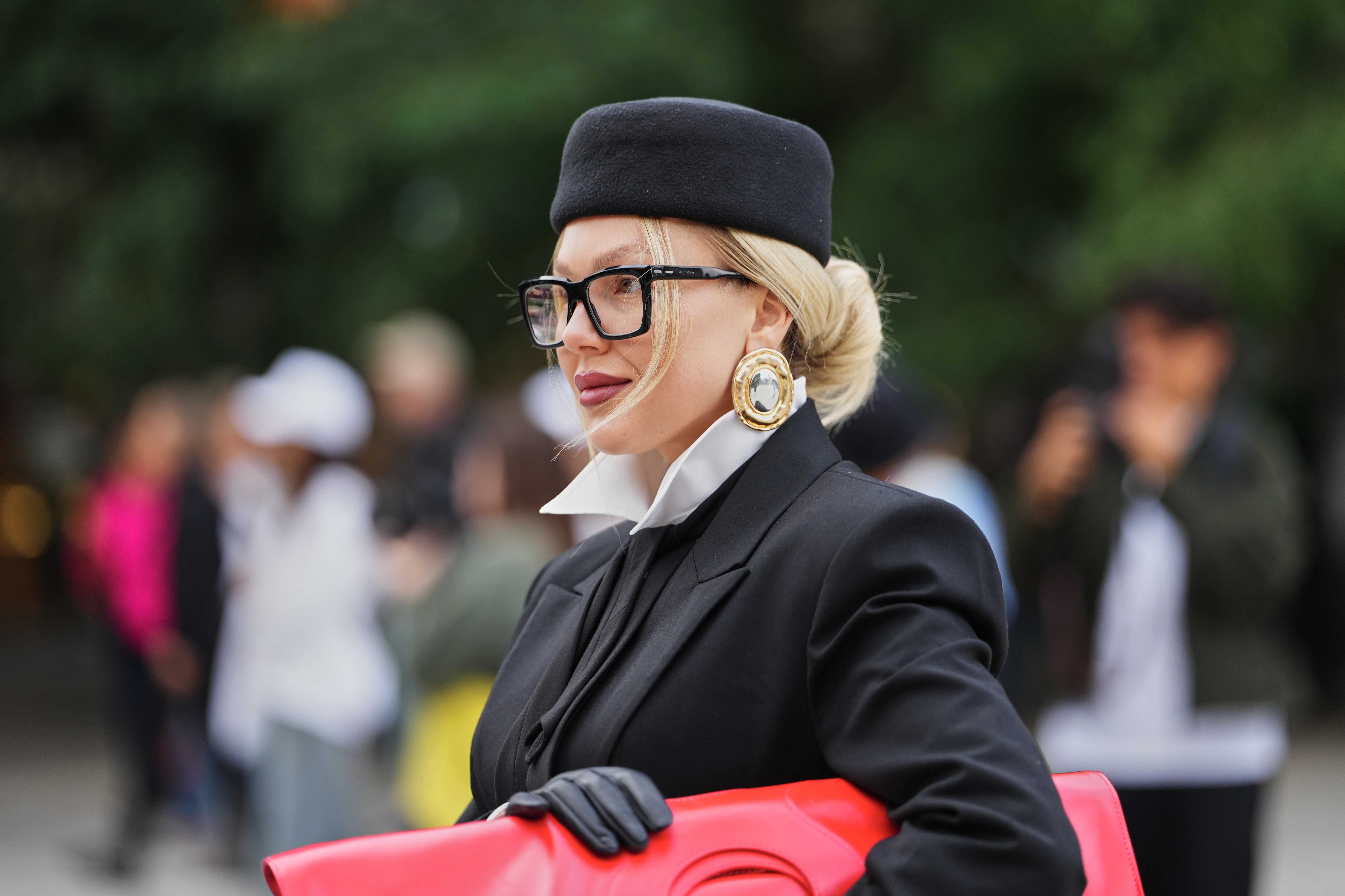 Street Style - Day 2 - Milan Fashion Week - Womenswear Spring/Summer 2026