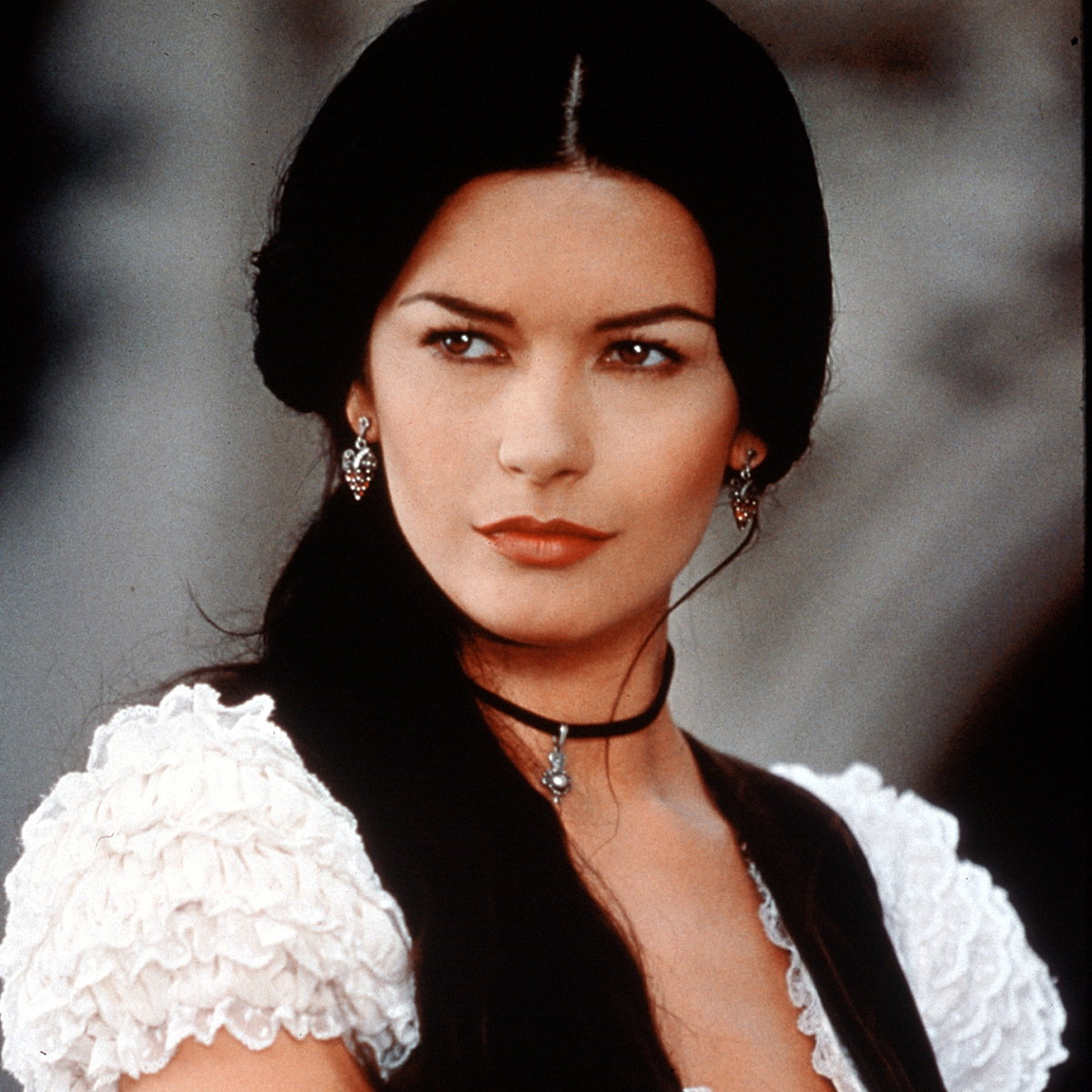 Catherine Zeta Jones w produkcji Maska Zorro, 1998