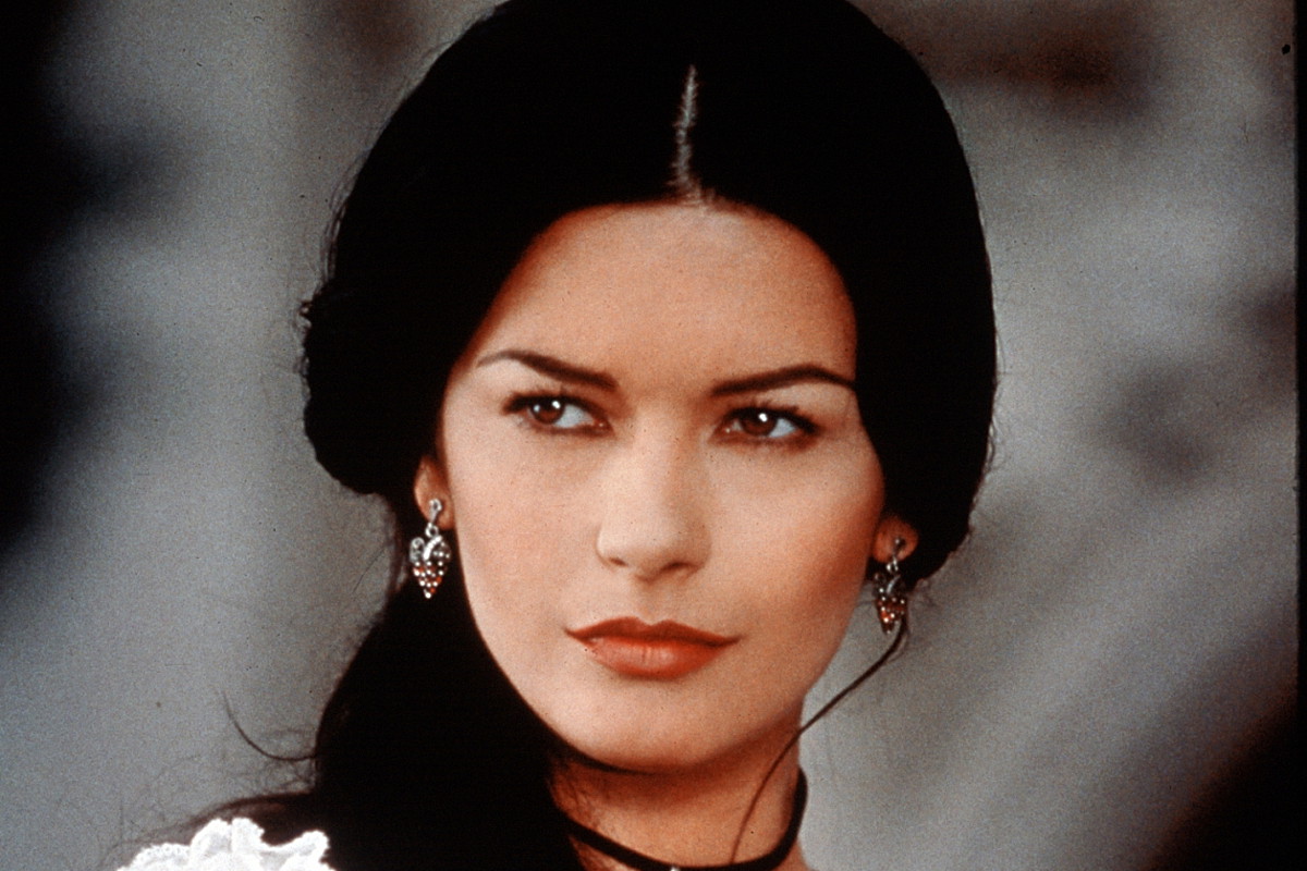 Catherine Zeta Jones w produkcji Maska Zorro, 1998