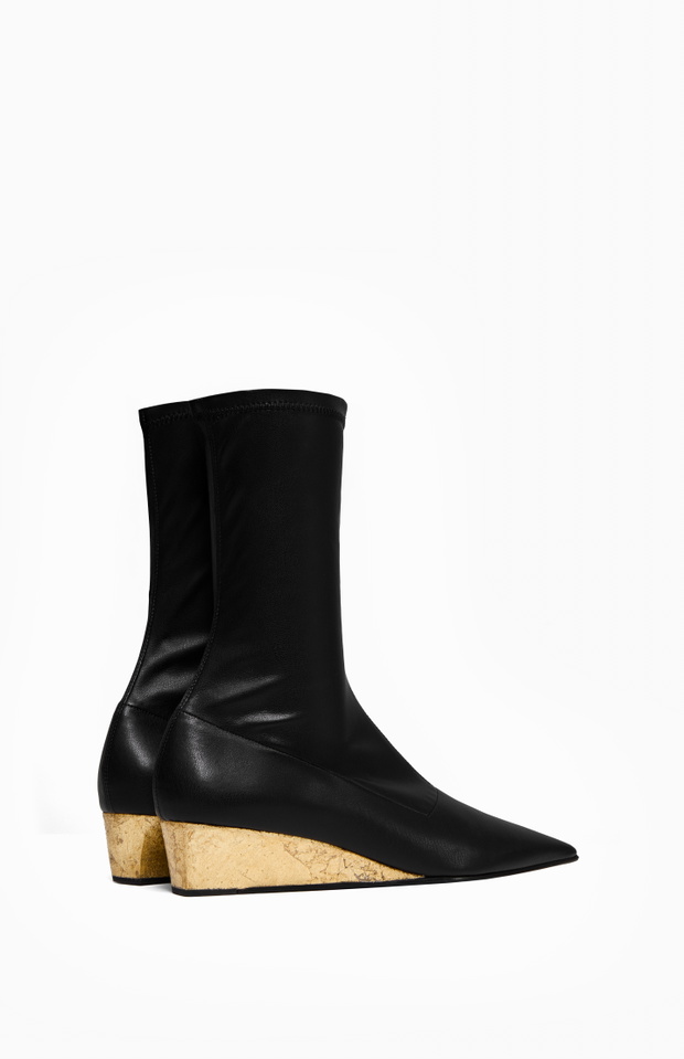 VandaNovak_AW25_Lucia_DeepBlack_03