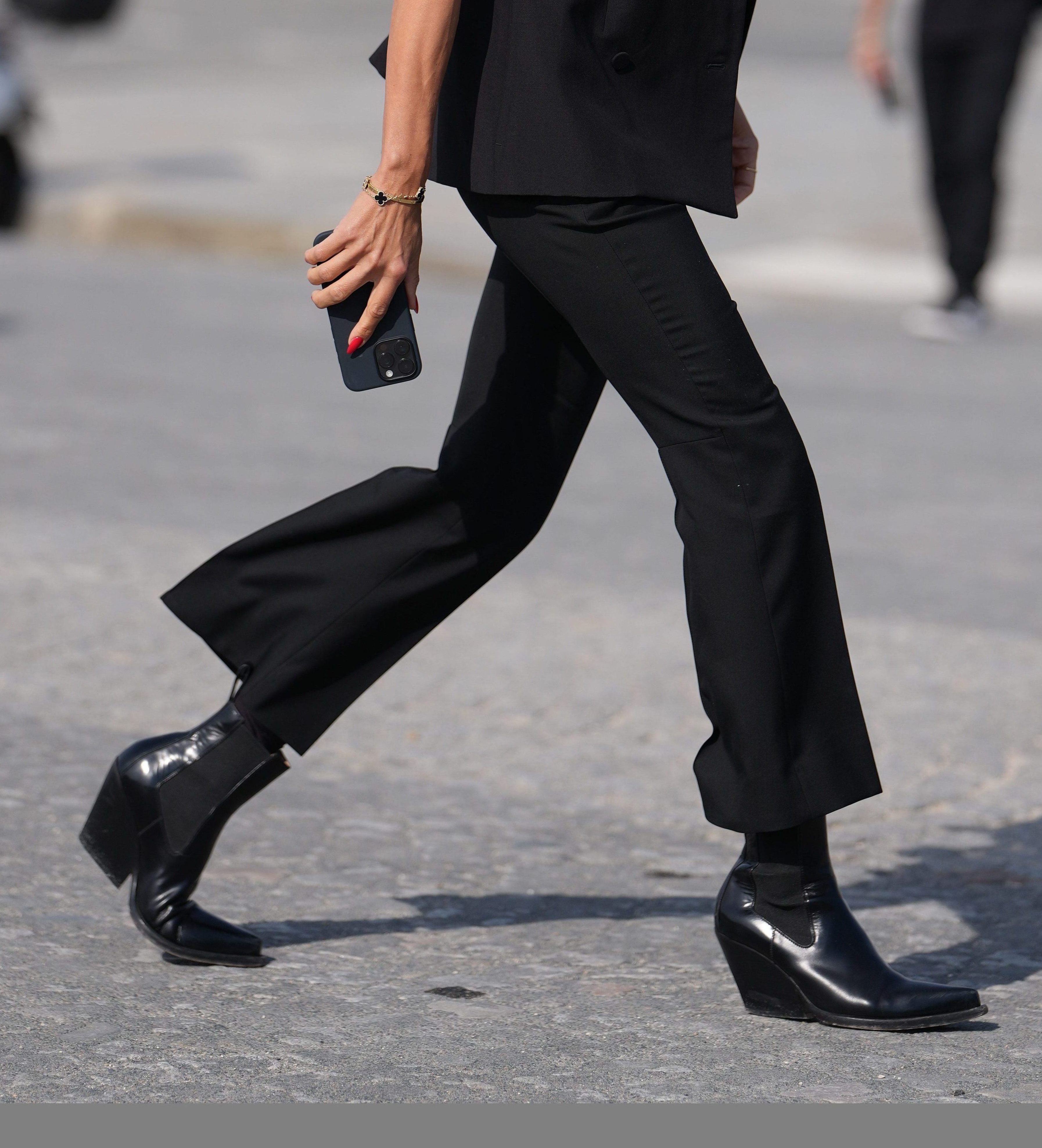 Street Style - Paris Fashion Week - Womenswear Spring Summer 2026 - Day Two