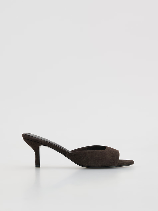 Zamszowe mule na obcasie 169,99