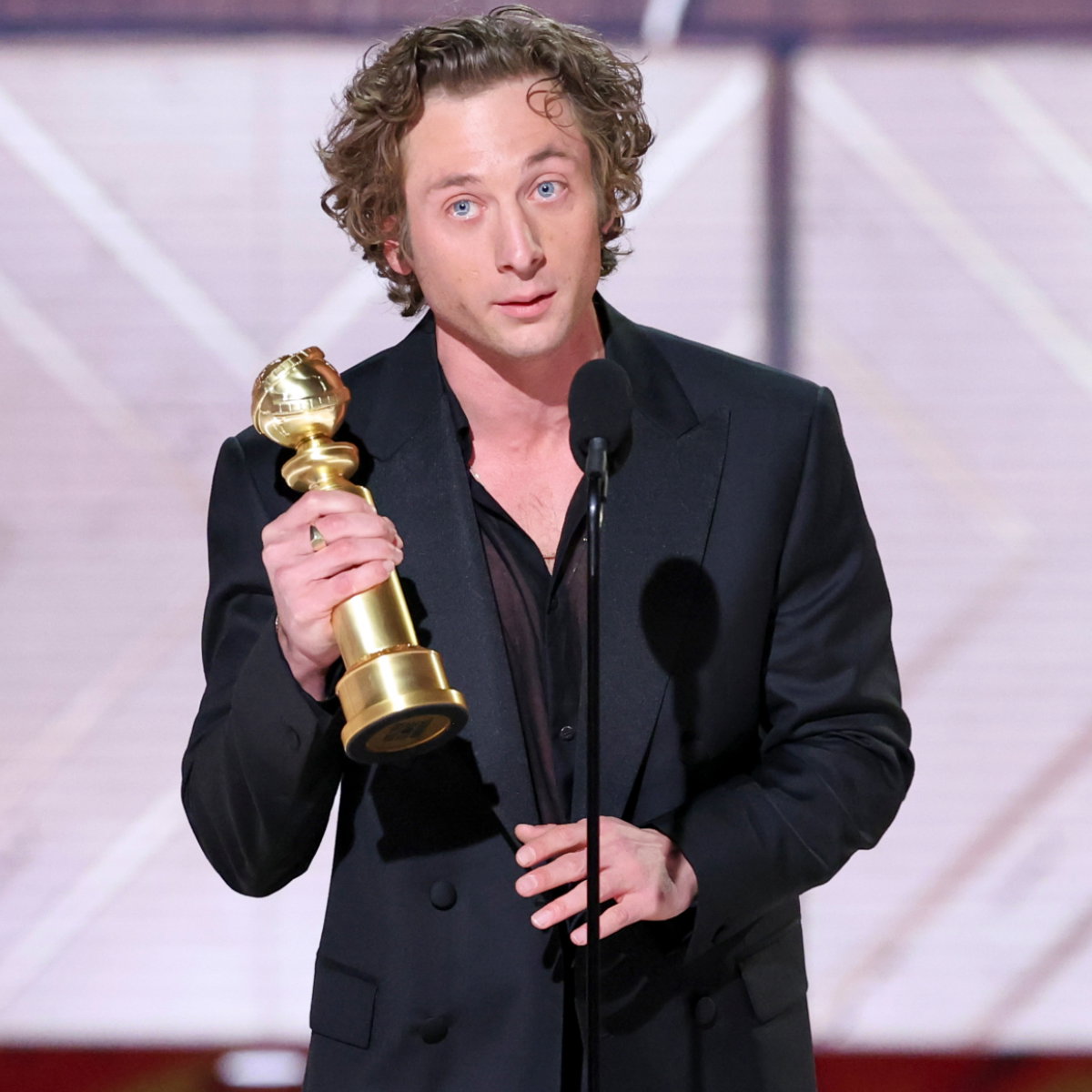 jamniki Jeremy Allen White
