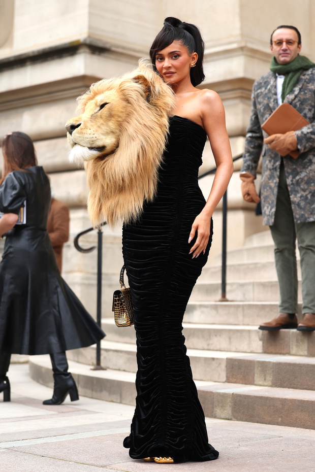 Schiaparelli : Outside Arrivals - Haute Couture Spring Summer 2023