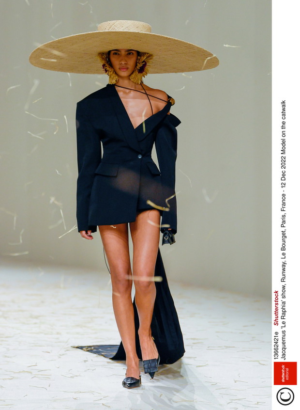 Pokaz Jacquemus 'Le Raphia' - lato 2023