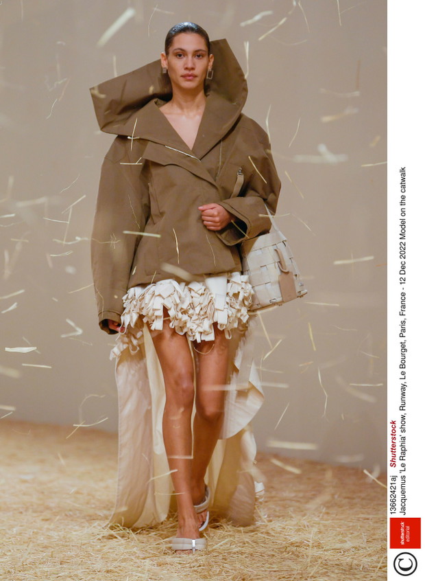 Pokaz Jacquemus 'Le Raphia' - lato 2023