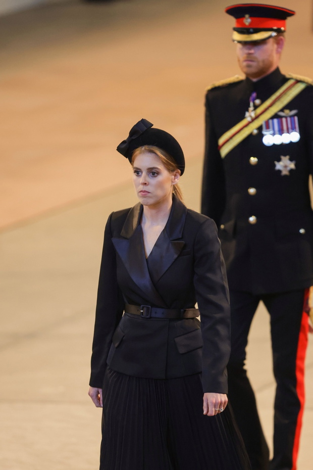 Queen Elizabeth II's Grandchildren Mount Vigil At Westminster Hall