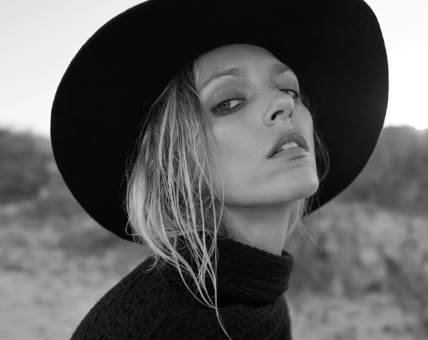 Anja Rubik, Viva! 13/2020