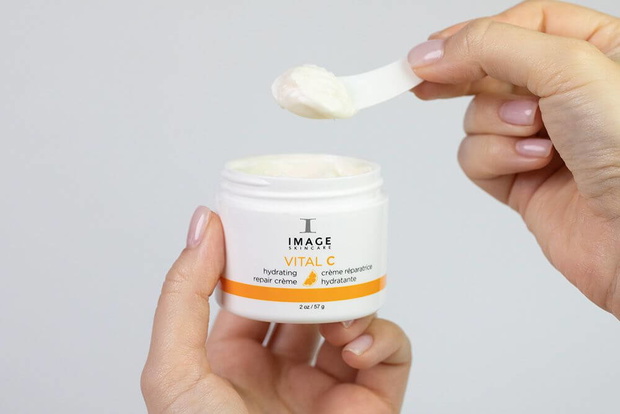 Image Skincare Vital C Hydrating Repair Creme 20% – silnie odżywczy i wygładzający zmarszczki krem z 20% wit. A,C i E