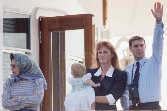 GettyImages-52104043 Książę Andrzej, Sarah Ferguson, królowa Elzbieta II