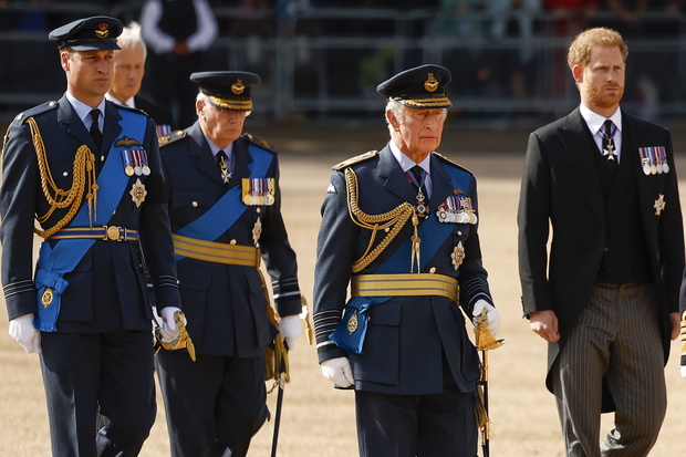The Coffin Carrying Queen Elizabeth II Is Transferred From Buckingham Palace To The Palace Of Westminster