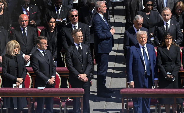 Emmanuel Macron, Brigitte Macron Donald Trumpo, Melania Trump, Andrzej Duda, uroczystości pożegnalne papieża Franciszka, 26 kwietnia 2025
