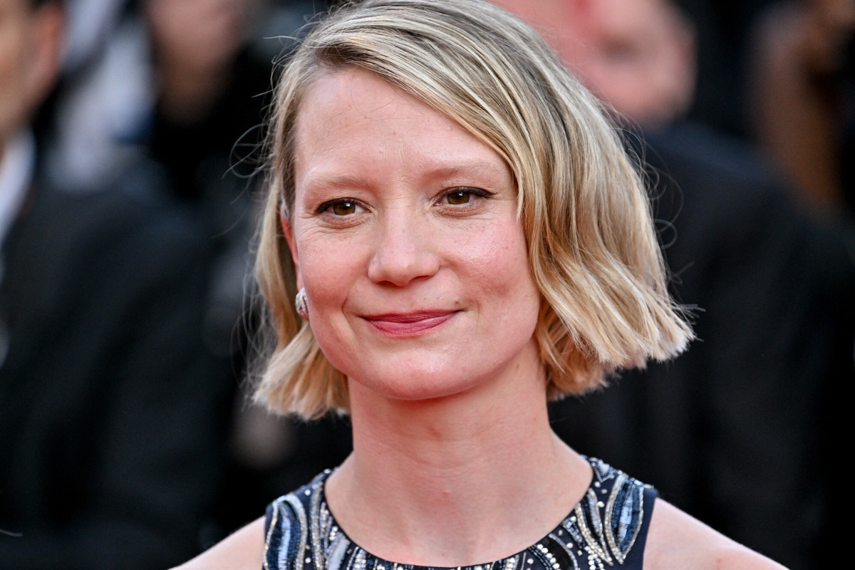 Mia Wasikowska 76th Cannes Film Festival in Cannes, France on May 22, 2023.