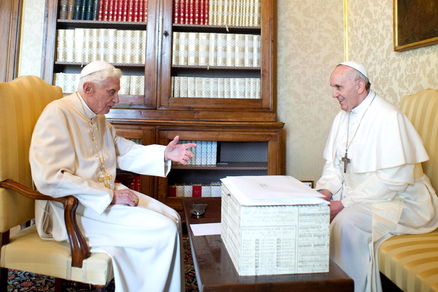 Benedykt XVI papież Franciszek