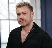 Wojciech „Łozo” Łozowski, Łozo, plan „Dzień Dobry TVN”, Warszawa, 07.05.2024 r. - jamnik