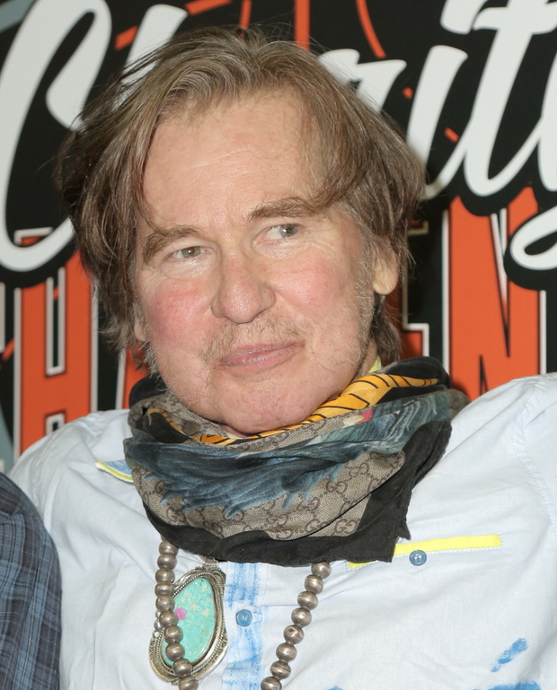 Val Kilmer na meczu charytatywnym koszykówki