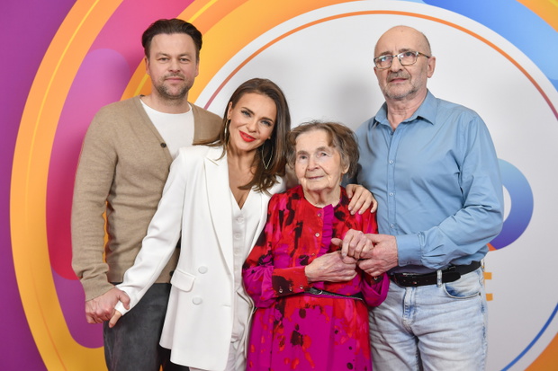 Piotr Bukowiecki, Edyta Herbuś z babcią Tolą i ojcem, studio „halo tu Polsat”, Warszawa. 29.03.2025 r.