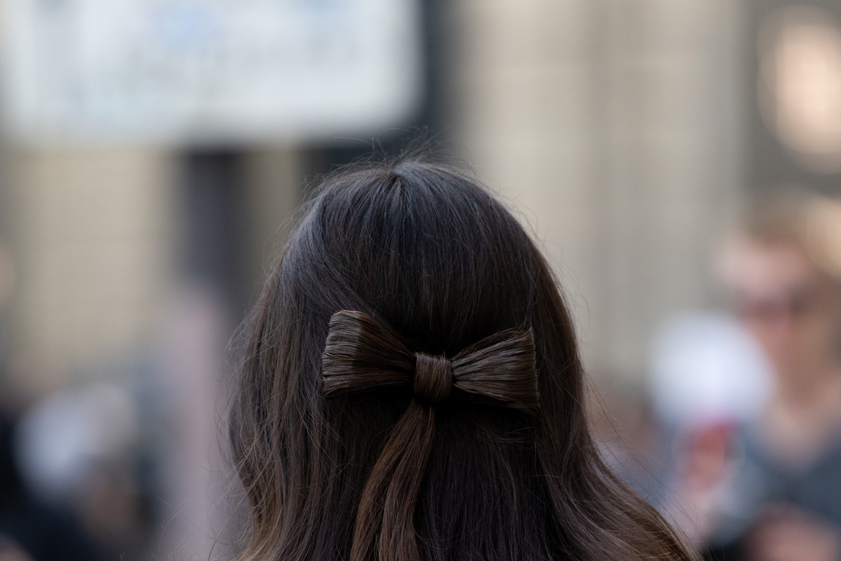 Street Style - Paris Fashion Week - Womenswear Fall/Winter 2025/2026 - Day Five