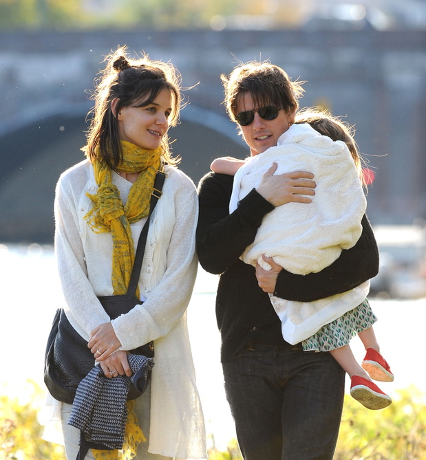 Tom Cruise, Katie Holmes &amp; Suri Cruise Visit Charles River Basin - October 10, 2009