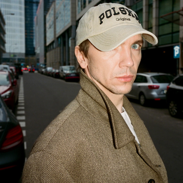 Jan Komasa, Viva! 22/2025