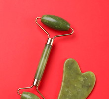 Jade roller gua sha