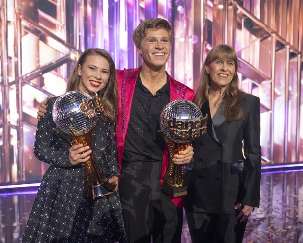 BINDI IRWIN, ROBERT IRWIN, TERRI IRWIN