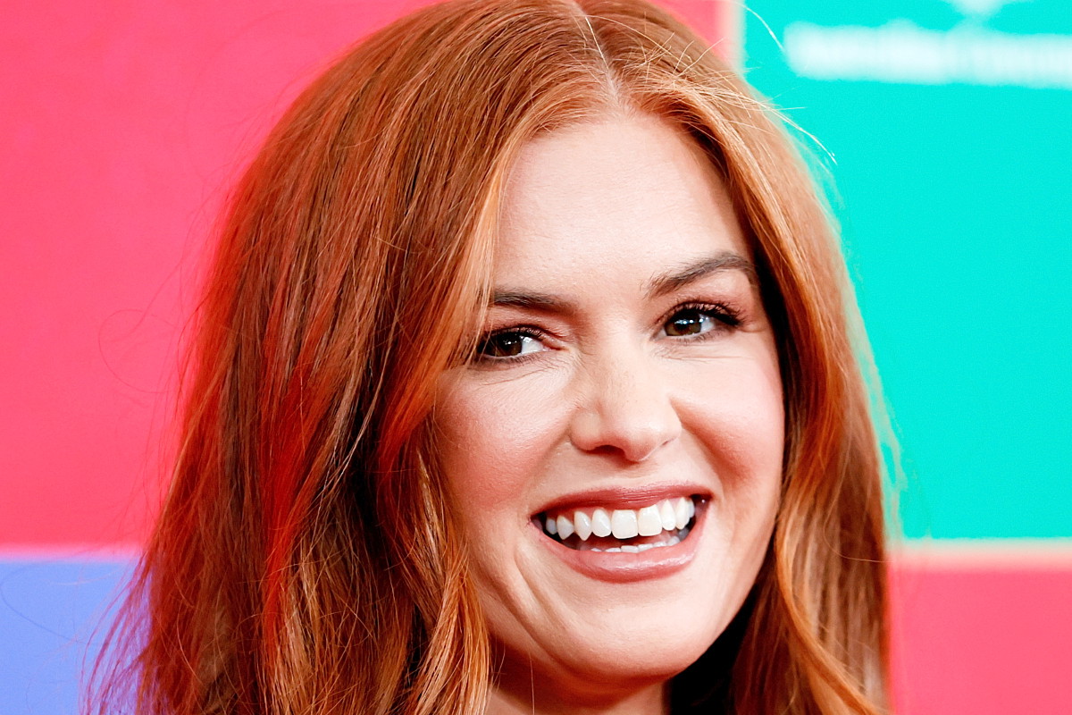 Isla Fisher, 2022