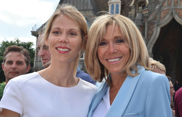 Brigitte Macron z córką Tiphaine Auziere podczas drugiej tury wyborów parlamentarnych we Francji
