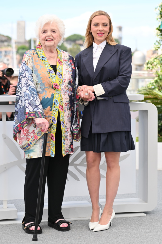 June Squibb i Scarlett Johansson