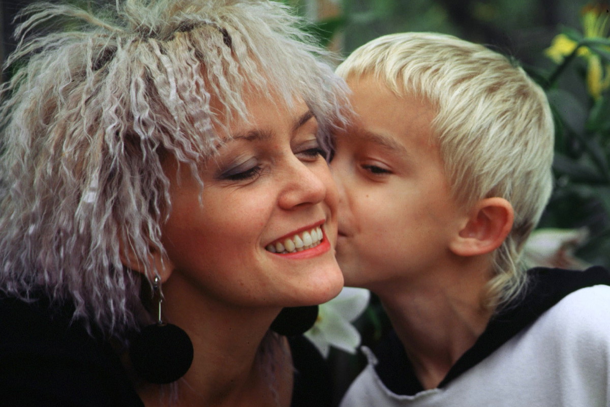 Dominik Ostrowski, Małgorzata Ostrowska z synem 1995