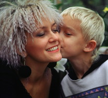 Dominik Ostrowski, Małgorzata Ostrowska z synem 1995