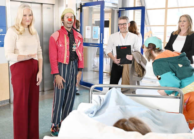 Mette-Marit na spotkaniu z pacjentami Ulleval Hospital w Oslo