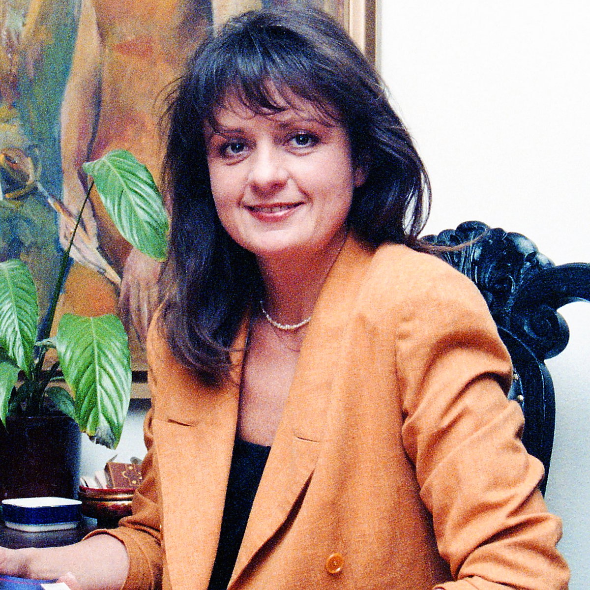 Warszawa 03.1991. Dziennikarka i prezenterka telewizyjna w Telewizji Polskiej Zofia Czernicka w swoim mieszkaniu na Ochocie.