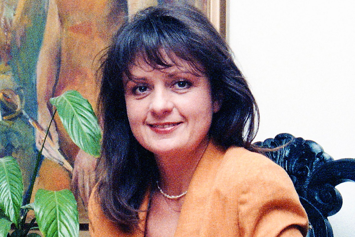 Warszawa 03.1991. Dziennikarka i prezenterka telewizyjna w Telewizji Polskiej Zofia Czernicka w swoim mieszkaniu na Ochocie.