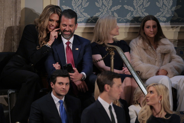 Donald Trump Jr. i Bettina Anderson na posiedzeniu Kongresu.