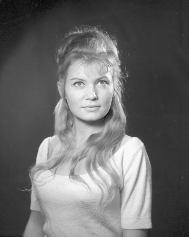 Warszawa 16.03.1966. Aktorka Iga Cembrzyńska