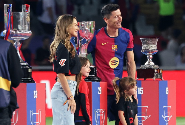 Robert i Anna Lewandowscy świętują mistrzostwo Hiszpanii