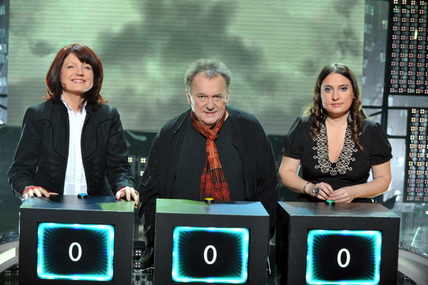 Urszula Dudziak, MichaŁ Urbaniak, Mika Urbaniak,  Teleturniej "Jaka to melodia", odcinek specjalny, 2010