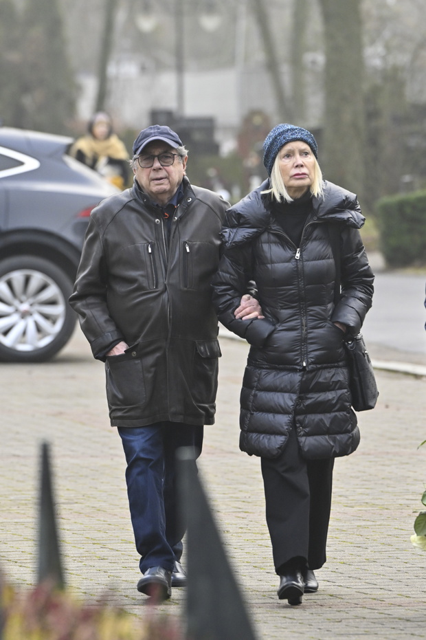 Pogrzeb Magdy Umer. Janusz Gajos, Elżbieta Gajos