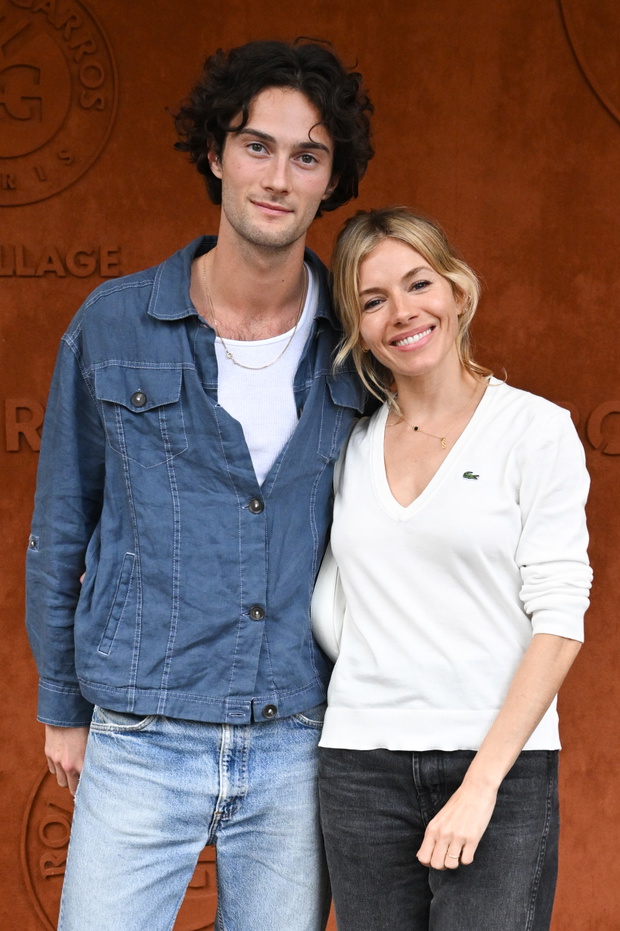 Sienna Miller, Oli Green,  2022