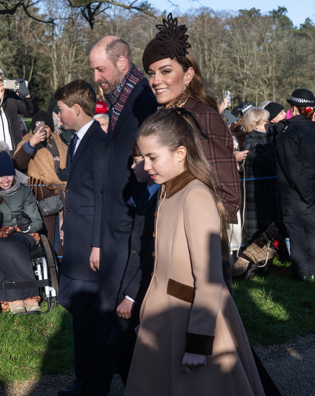 Książę George, książę William, księżna Kate, księżniczka Charlotte, 25 grudnia 2025