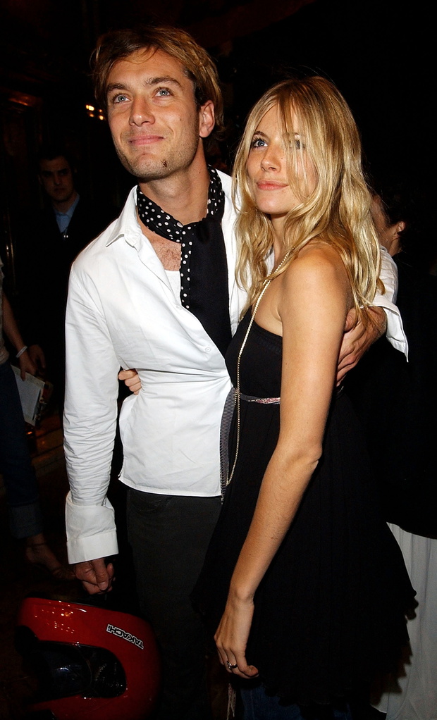 Jude Law, Sienna Miller, 2005