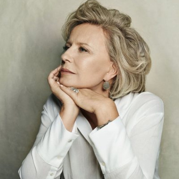 jamniki (2) - Krystyna Janda, magazyn VIVA! luty 2015