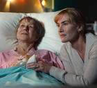 jamniki (2) Helen Mirren as June, Kate Winslet as Julia in "Goodbye June" (2025)