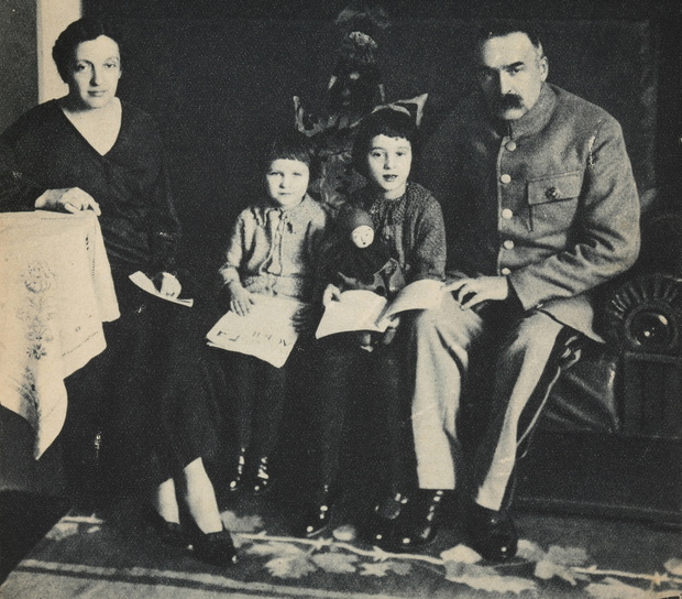 Jozef Pilsudski z rodzina.