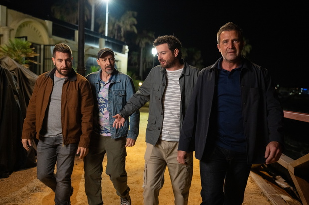 Samce Alfa, Serial, Netflix